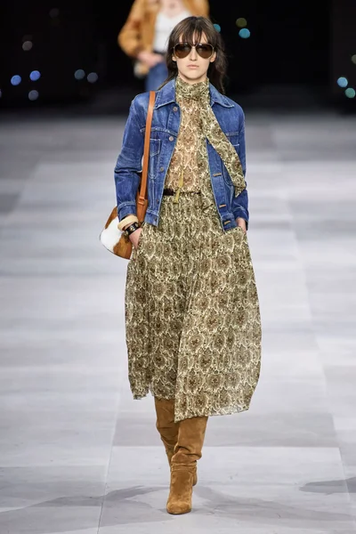 Look 17